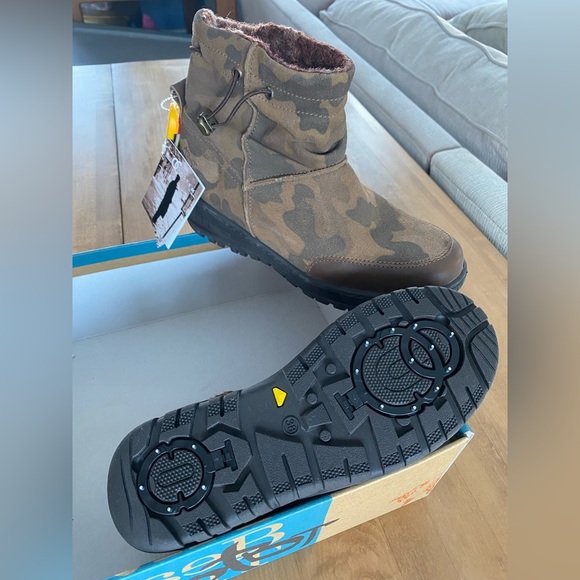 OTBT FANFARE MIMETIC BOOTS ICE CLEATS SNOW Stabilization Size 7 EU 38 NEW Camo - Picture 2 of 9